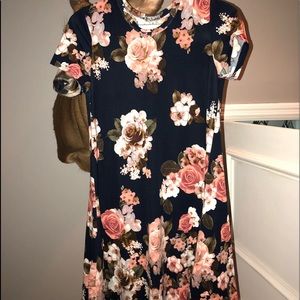 Size medium in young adults. Soft fabric!